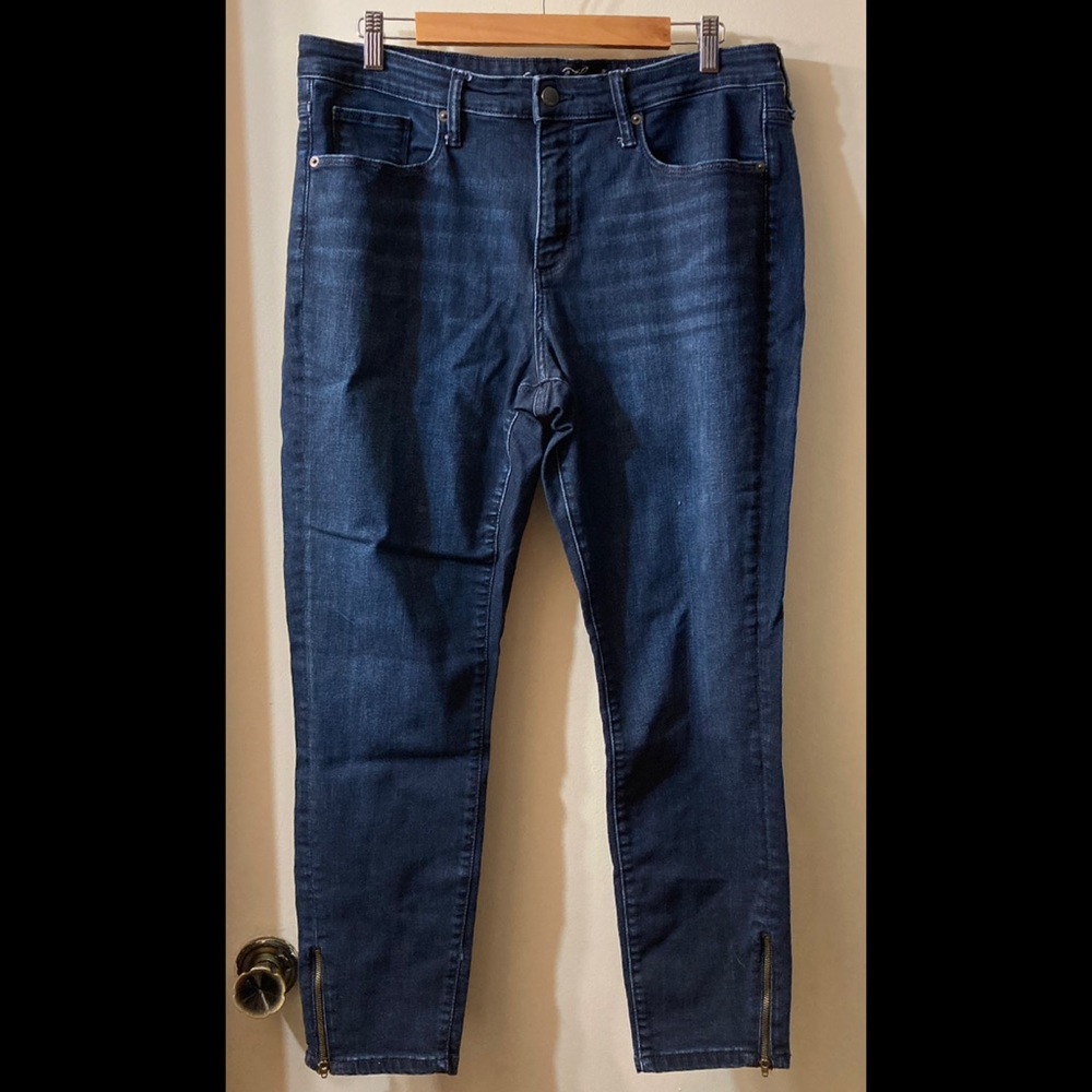 Universal Thread Stretch Skinny Jeans - Size 16